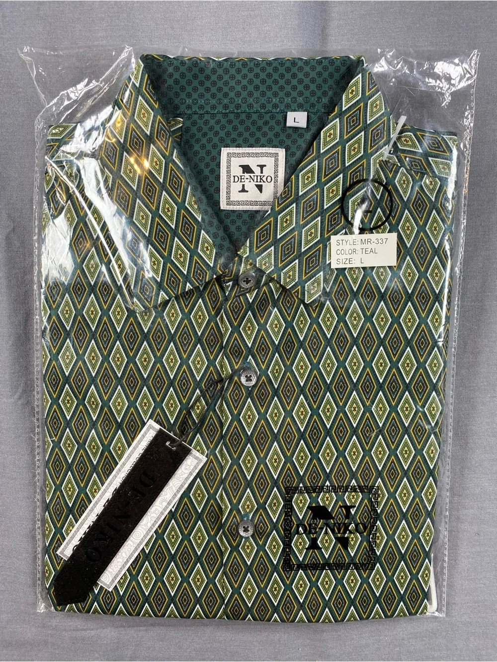 De - Niko Men's Green Diamond-Pattern Dress Shirt
